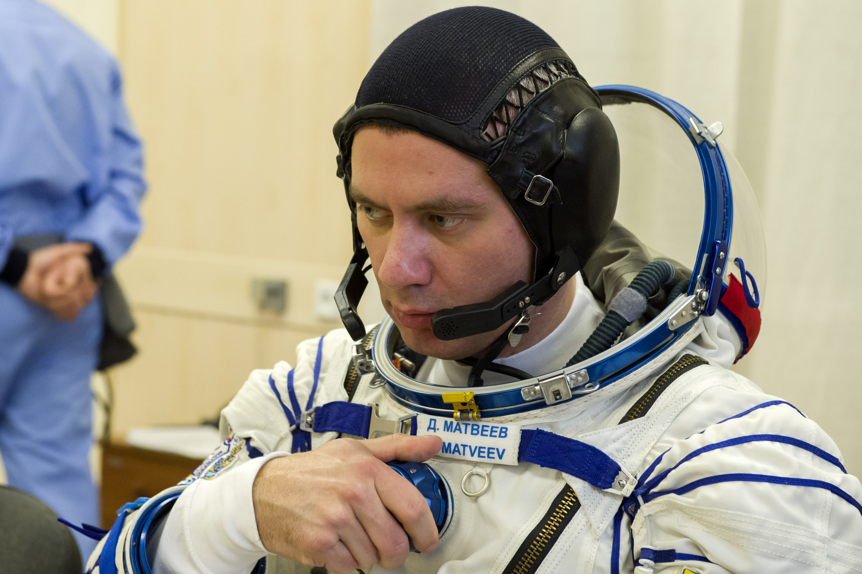 Сколько космонавтов выходило в открытый космос. Выход Леонова в открытый космос. Фото Космонавта Матвеева.