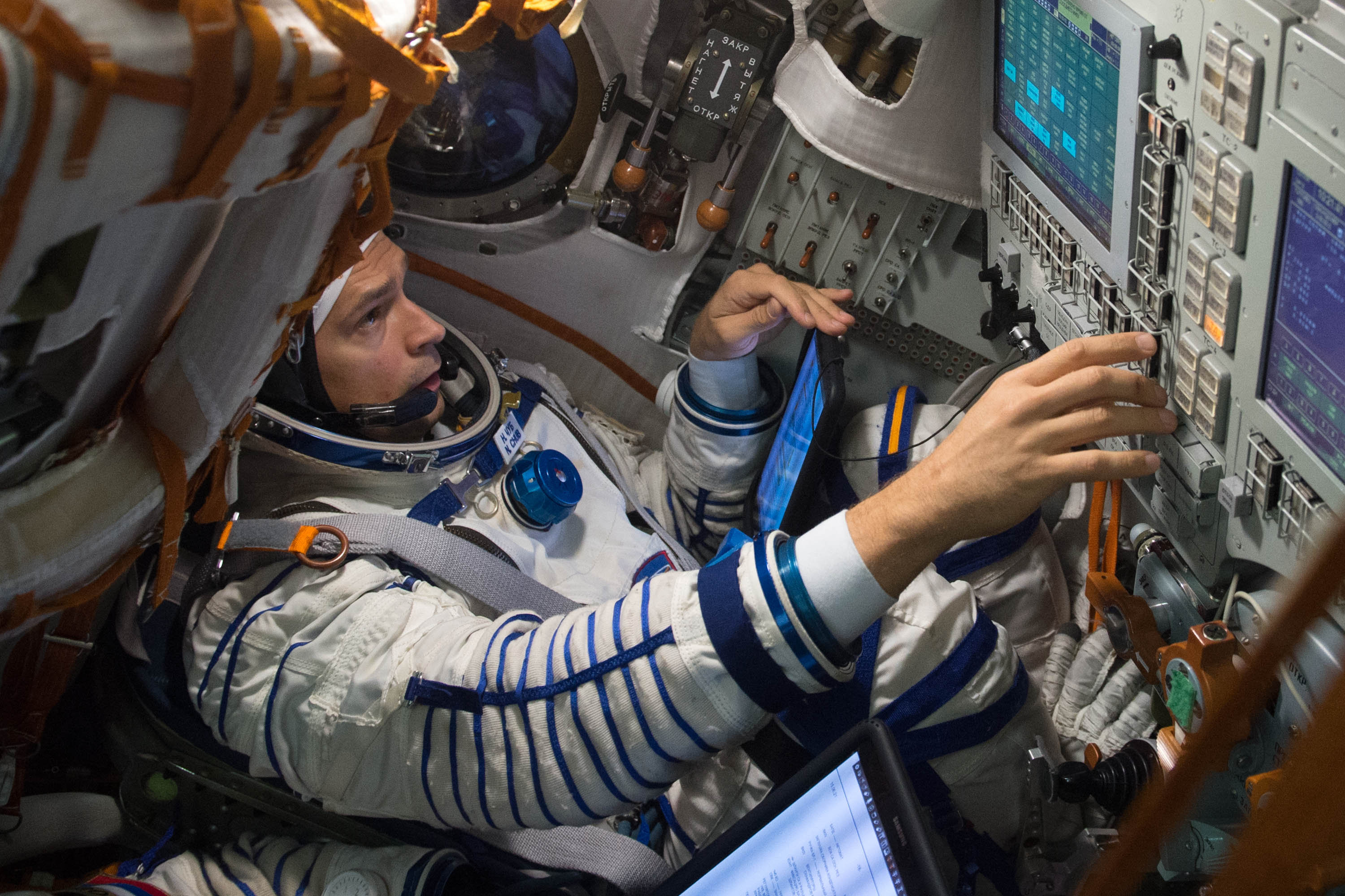Какие космонавты летали в 2021 году. Космические проекты. Центр подготовки Космонавтов музей корабль Союз. Тренажеры на МКС. МКС-68.