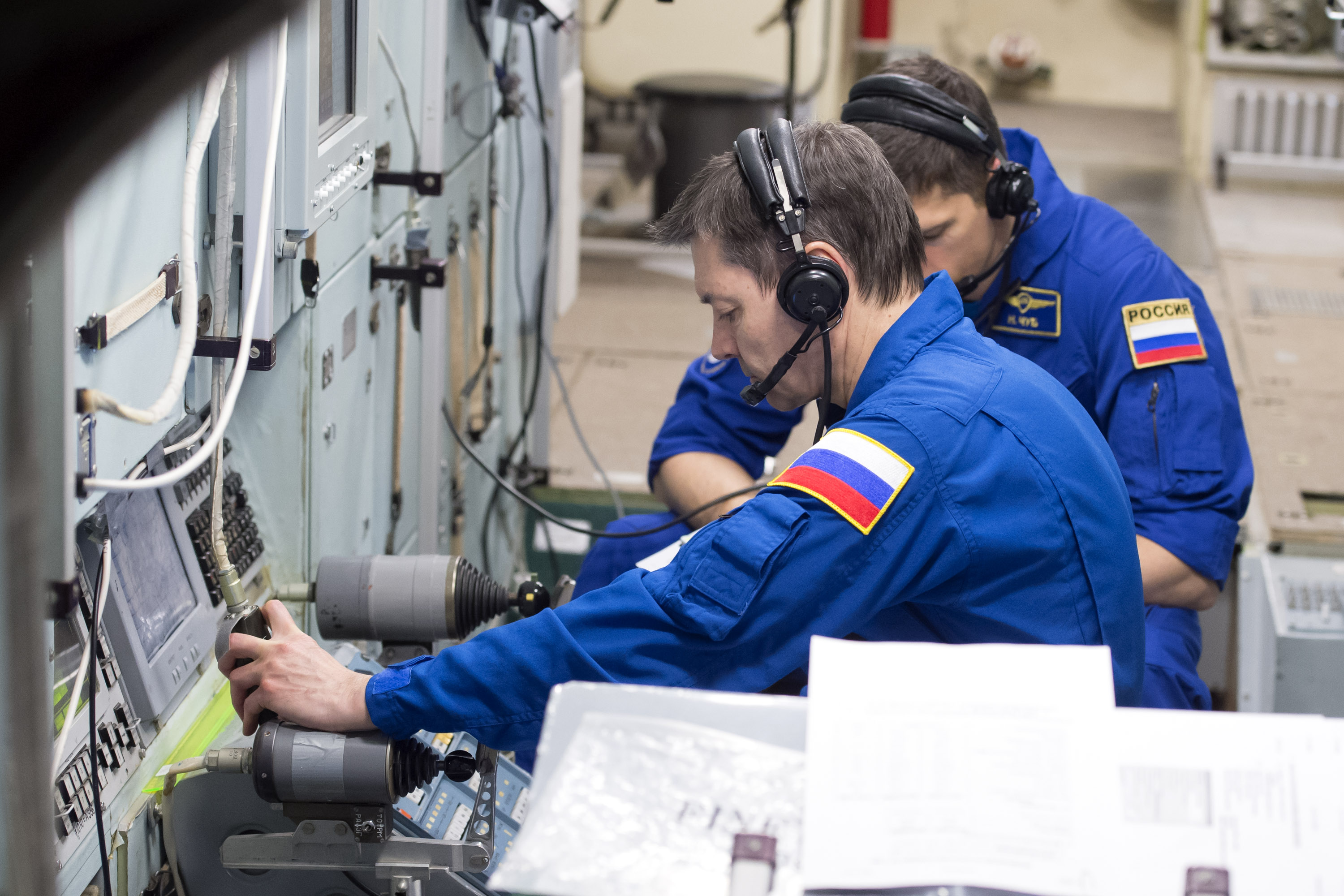 Зарплата космонавтов в 2023 россии месяц. Командир гражданской космонавтики.