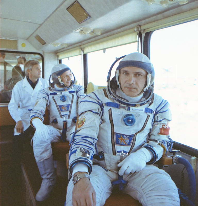 Станция салют 7 1985 год. Джанибеков космонавт.